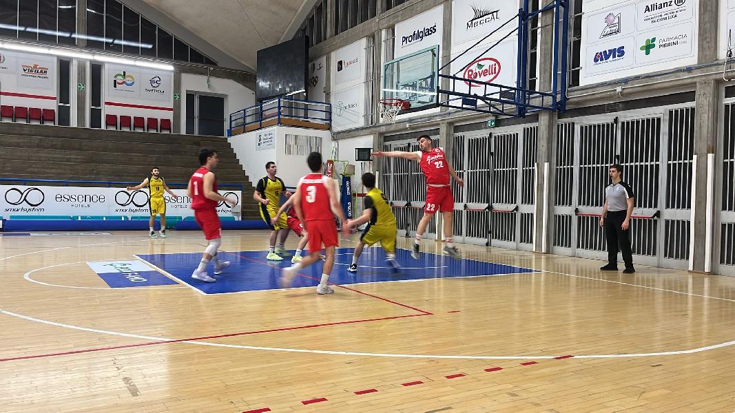 https://www.basketmarche.it/immagini_articoli/12-01-2025/pallacanestro-acqualagna-espugna-campo-basket-fanum-600.jpg