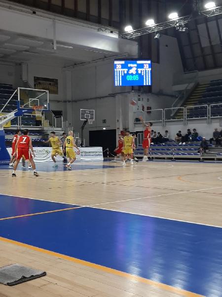 https://www.basketmarche.it/immagini_articoli/12-01-2025/ponte-morrovalle-espugna-autorit-campo-pallacanestro-recanati-600.jpg