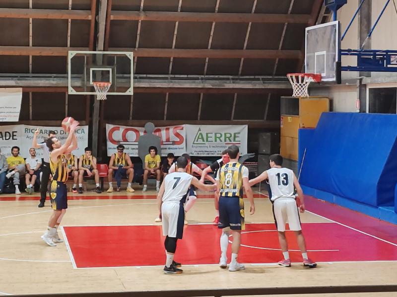 https://www.basketmarche.it/immagini_articoli/12-01-2025/sutor-montegranaro-pesaro-vittoria-convincente-600.jpg