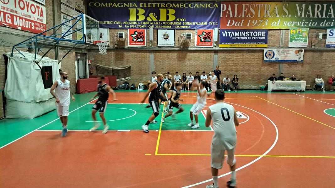 https://www.basketmarche.it/immagini_articoli/12-10-2024/atomika-spoleto-espugna-campo-favl-viterbo-600.jpg