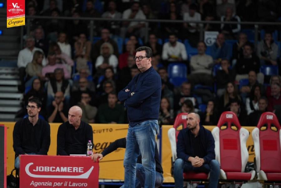 https://www.basketmarche.it/immagini_articoli/12-11-2024/pesaro-coach-leka-dobbiamo-pensare-partita-dopo-partita-cercando-fare-passo-avanti-600.jpg