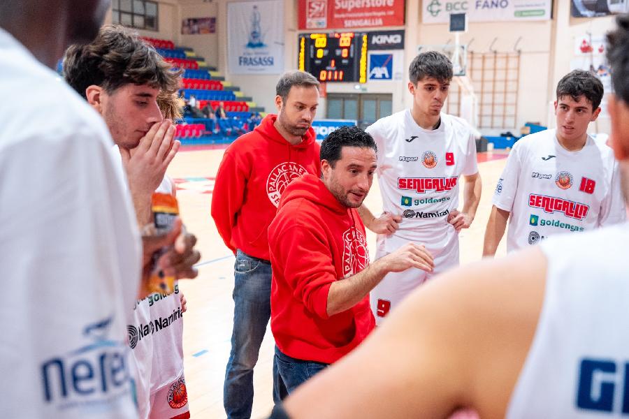 https://www.basketmarche.it/immagini_articoli/12-12-2024/pallacanestro-senigallia-coach-petitto-inaccettabile-giocare-tempo-abbiamo-disputato-ieri-sera-600.jpg