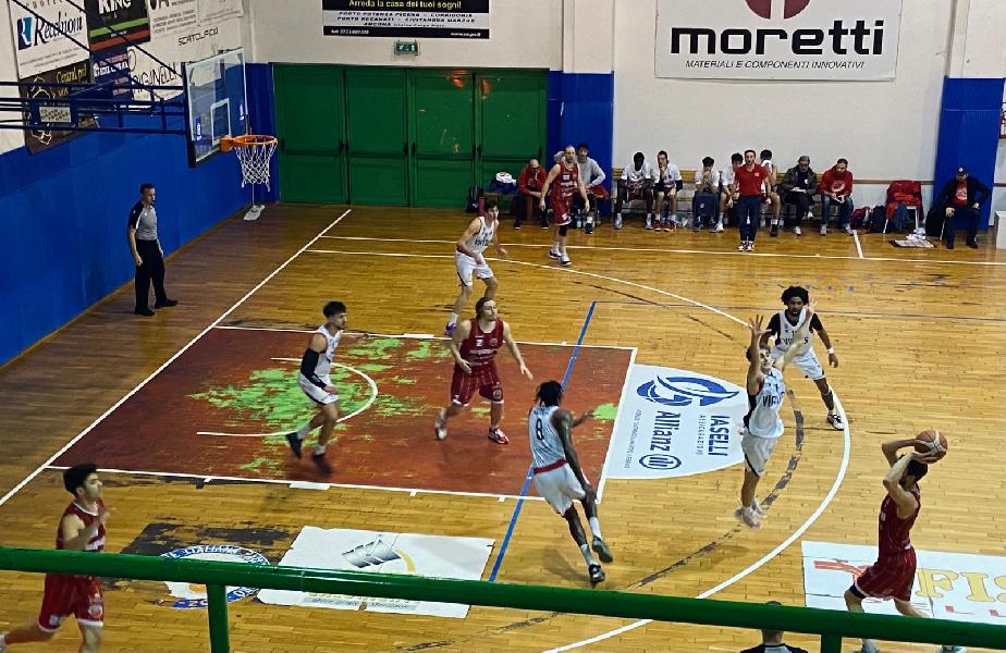 https://www.basketmarche.it/immagini_articoli/12-12-2024/pallacanestro-senigallia-sconfitta-campo-virtus-civitanova-600.jpg