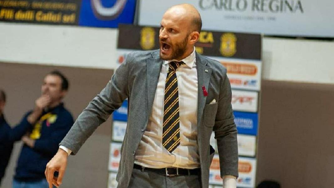 https://www.basketmarche.it/immagini_articoli/14-06-2024/ufficiale-separano-strade-basket-golfo-piombino-coach-damiano-cagnazzo-600.jpg