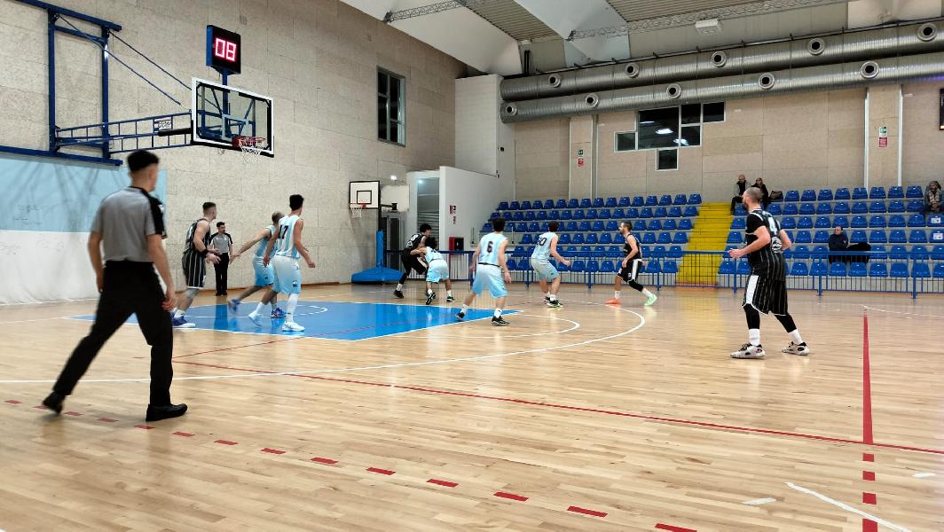 https://www.basketmarche.it/immagini_articoli/14-12-2024/atomika-spoleto-espugna-autorit-campo-basket-passignano-600.jpg