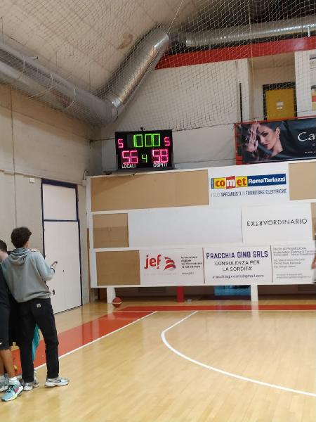 https://www.basketmarche.it/immagini_articoli/14-12-2024/crispino-basket-conquista-vittoria-fila-campo-basket-macerata-600.jpg