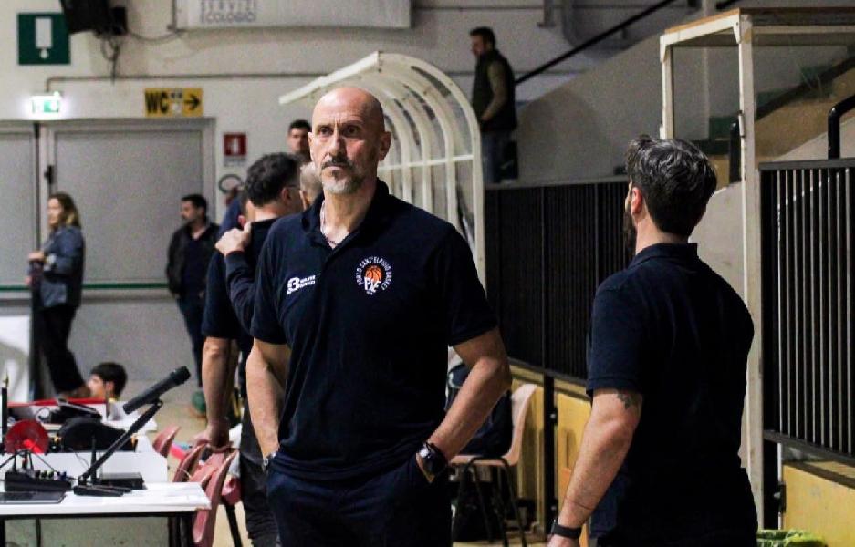 https://www.basketmarche.it/immagini_articoli/15-01-2025/pselpidio-basket-coach-salvatore-abbiamo-gruppo-compatto-aiuta-difficolt-600.jpg