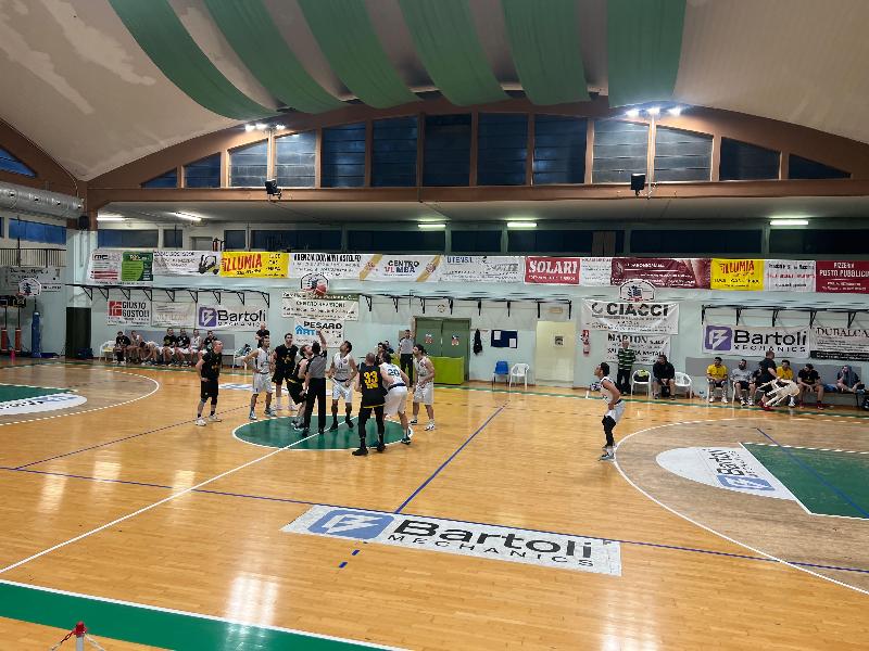 https://www.basketmarche.it/immagini_articoli/15-05-2024/playoff-spartans-pesaro-espugnano-campo-metauro-basket-academy-vanno-finale-600.jpg