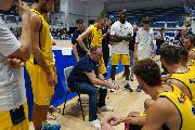 https://www.basketmarche.it/immagini_articoli/15-10-2024/pallacanestro-recanati-coach-chiara-complimenti-senigallia-abbiamo-giocato-gara-mediocre-120.jpg