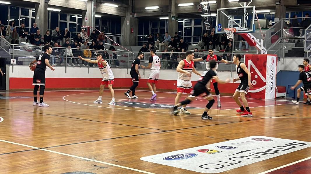 https://www.basketmarche.it/immagini_articoli/16-02-2025/basket-gualdo-impone-casa-perugia-basket-600.jpg