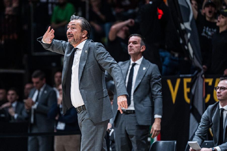 https://www.basketmarche.it/immagini_articoli/16-11-2024/virtus-coach-banchi-siamo-vicini-esprimere-qualit-permetta-competere-chiunque-600.jpg