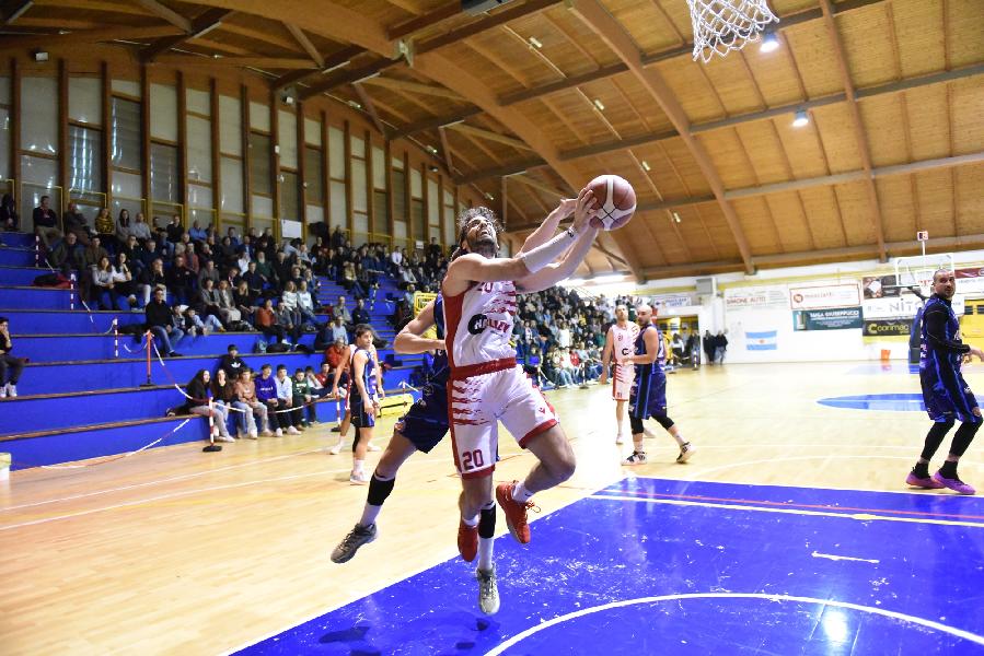 https://www.basketmarche.it/immagini_articoli/16-12-2024/vigor-matelica-respinge-rimonta-roseto-basket-2020-conferma-capolista-600.jpg