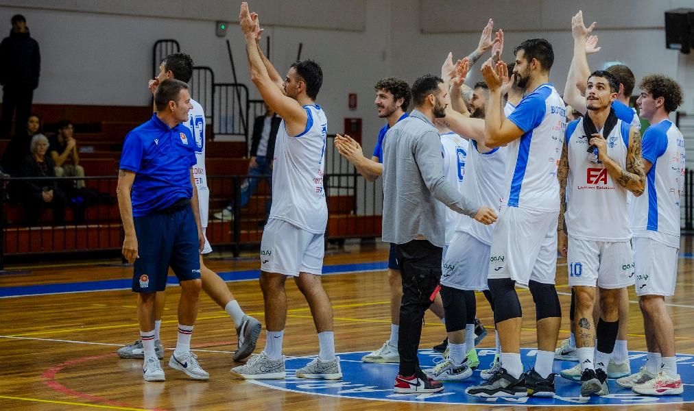 https://www.basketmarche.it/immagini_articoli/17-02-2025/titano-marino-prende-punti-campo-real-basket-club-pesaro-600.jpg