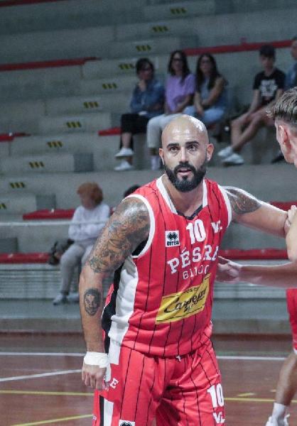 https://www.basketmarche.it/immagini_articoli/17-09-2024/ufficiale-michael-carrara-capitani-vuelle-pesaro-2425-600.jpg