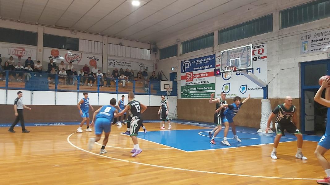 https://www.basketmarche.it/immagini_articoli/17-10-2024/campetto-ancona-vince-anticipo-campo-basket-jesi-academy-600.jpg