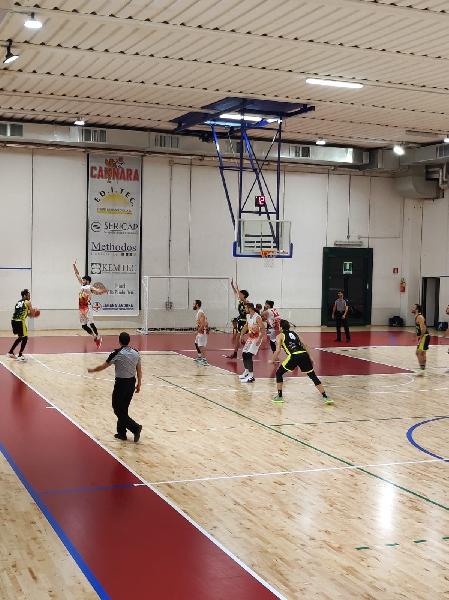 https://www.basketmarche.it/immagini_articoli/17-11-2024/basket-terni-espugna-cannara-correre-600.jpg