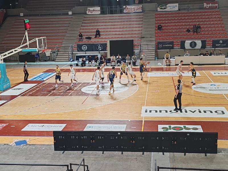 https://www.basketmarche.it/immagini_articoli/18-01-2025/sutor-montegranaro-passa-senza-problemi-campo-stamura-ancona-600.jpg