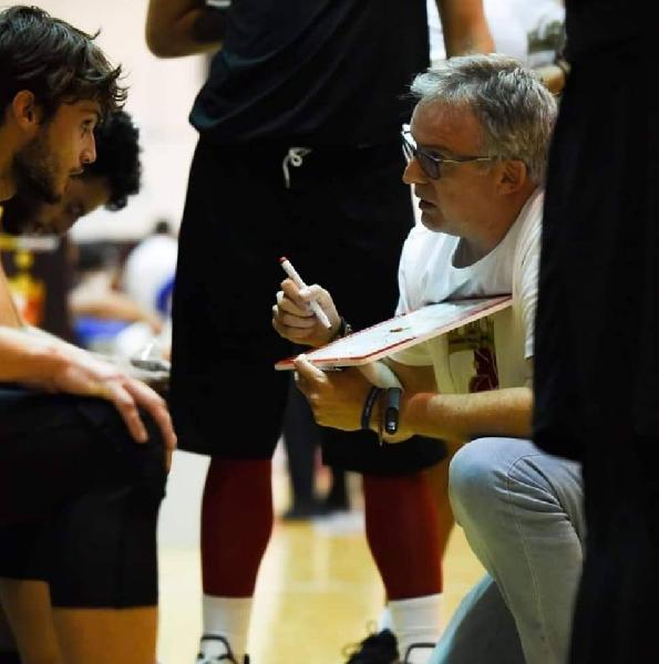 https://www.basketmarche.it/immagini_articoli/18-08-2024/ufficiale-coach-remo-tempera-allenatore-pineto-basket-600.jpg