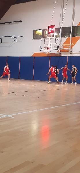 https://www.basketmarche.it/immagini_articoli/18-10-2024/convincente-vittoria-uroboro-basket-ponte-morrovalle-600.jpg