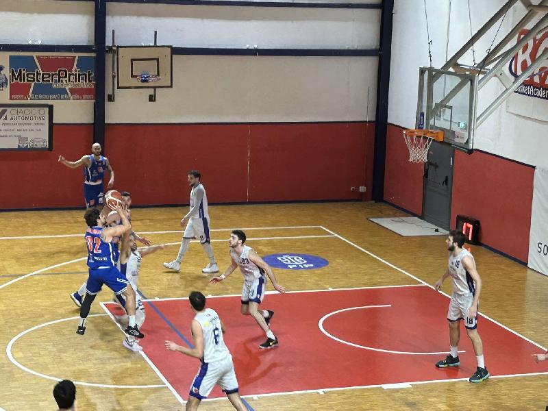 https://www.basketmarche.it/immagini_articoli/19-01-2025/attila-junior-porto-recanati-espugna-campo-valdiceppo-basket-600.jpg