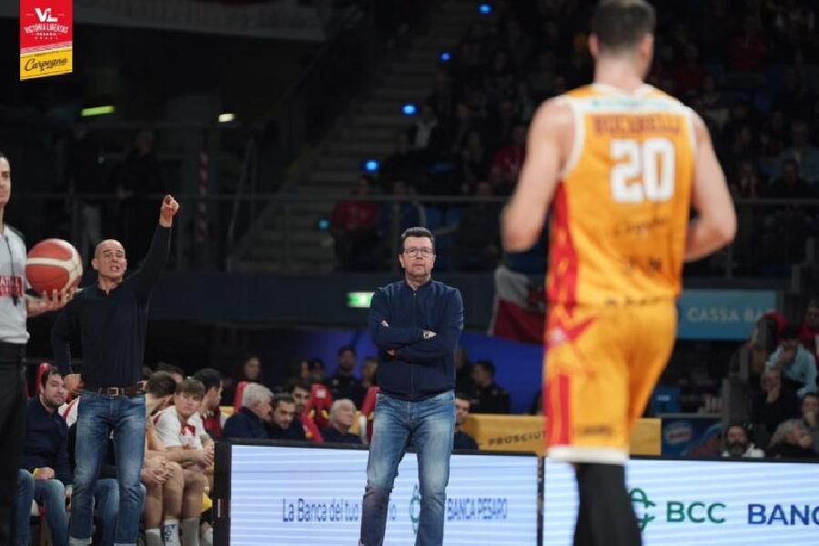 https://www.basketmarche.it/immagini_articoli/19-01-2025/pesaro-coach-leka-inseriremo-giocatore-soltanto-varr-pena-fare-vero-upgrade-600.jpg