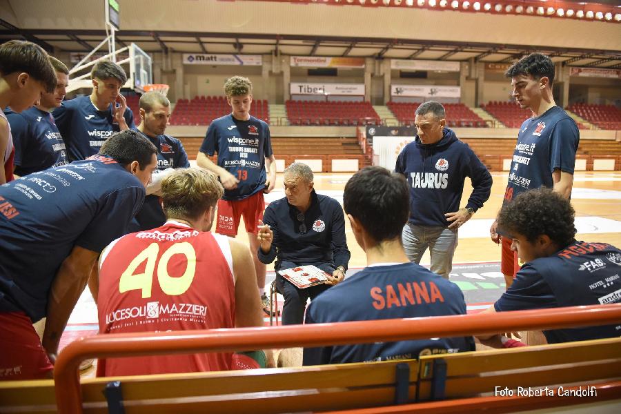 https://www.basketmarche.it/immagini_articoli/19-02-2025/taurus-coach-surico-nonostante-sconfitta-squadra-dato-risposte-molto-positive-600.jpg