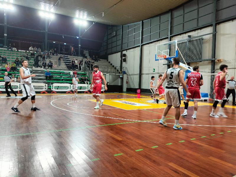 https://www.basketmarche.it/immagini_articoli/19-10-2024/virtus-bastia-espugna-nettamente-campo-atomika-spoleto-600.jpg