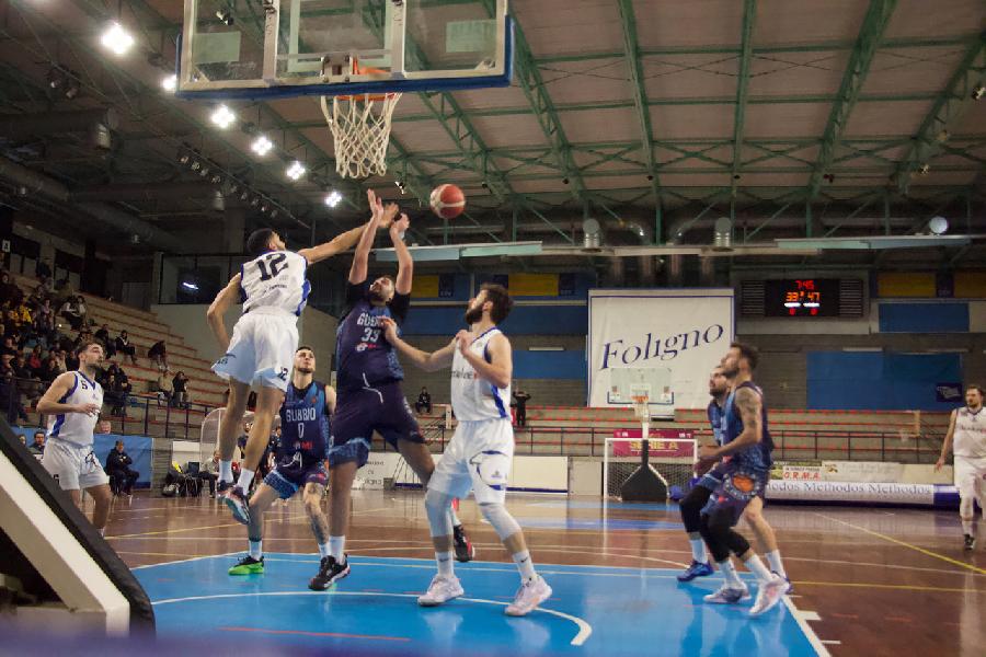 https://www.basketmarche.it/immagini_articoli/20-01-2025/foligno-basket-conquista-terza-vittoria-fila-derby-basket-gubbio-600.jpg