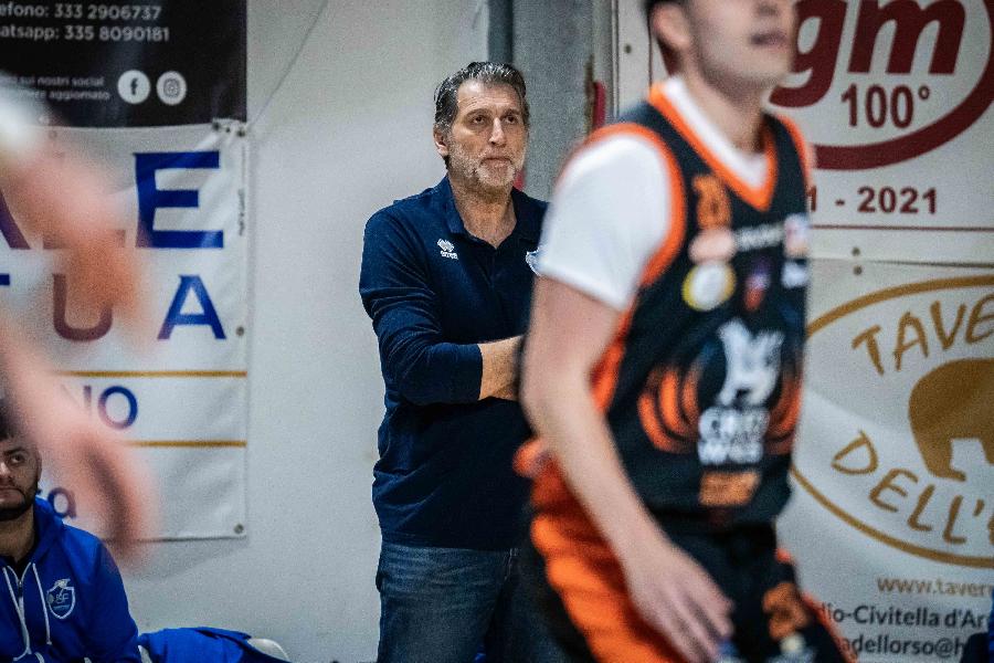 https://www.basketmarche.it/immagini_articoli/20-01-2025/janus-coach-niccolai-squadra-grande-forza-mentale-caratteriale-600.jpg