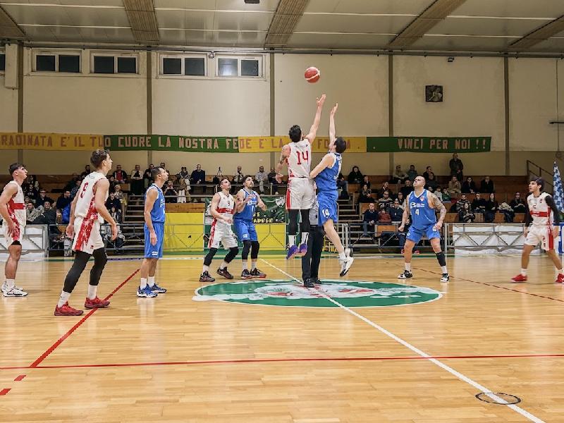 https://www.basketmarche.it/immagini_articoli/20-01-2025/porto-sant-elpidio-basket-sbanca-urbania-subito-correre-600.jpg