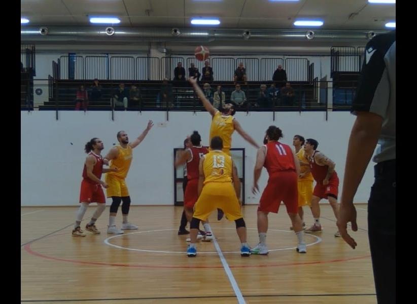 https://www.basketmarche.it/immagini_articoli/20-10-2024/basket-fermo-sconfitto-casa-pallacanestro-pedaso-600.jpg