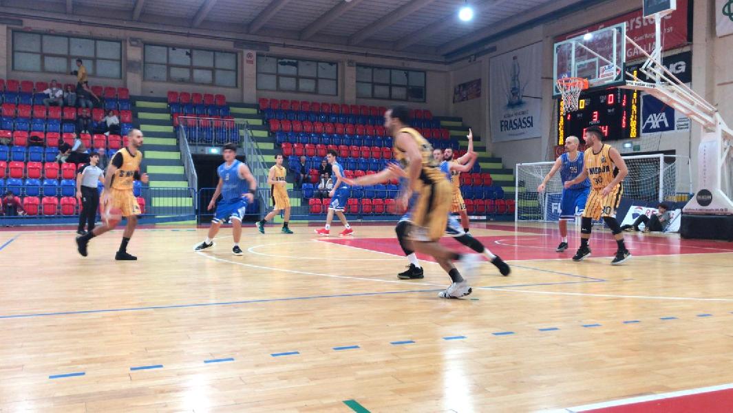 https://www.basketmarche.it/immagini_articoli/20-10-2024/netta-vittoria-roosters-senigallia-feba-civitanova-600.jpg