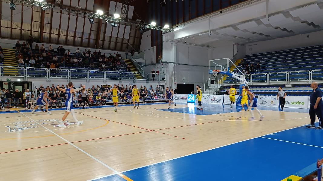 https://www.basketmarche.it/immagini_articoli/20-10-2024/ottimo-pozzetti-trascina-pallacanestro-recanati-vittoria-valdiceppo-basket-600.jpg