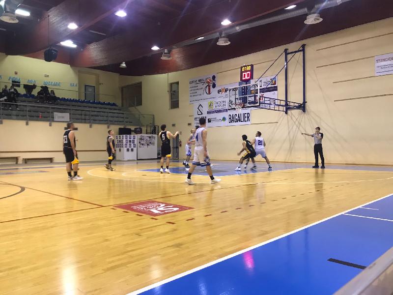 https://www.basketmarche.it/immagini_articoli/20-12-2024/uroboro-fabriano-espugna-campo-feba-civitanova-600.jpg