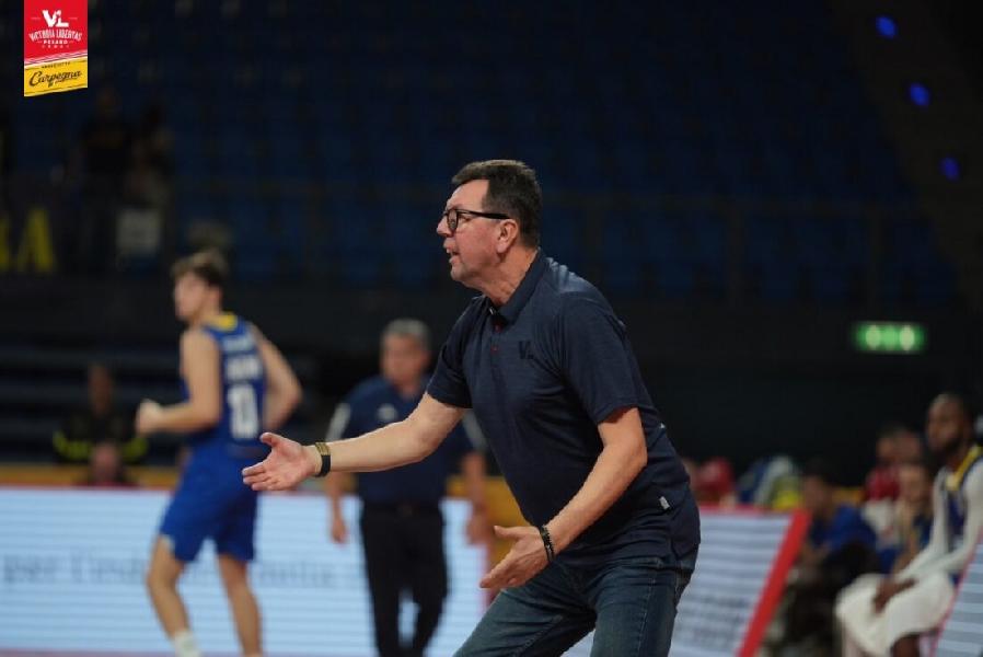 https://www.basketmarche.it/immagini_articoli/21-10-2024/pesaro-coach-leka-dobbiamo-capire-svelta-tipo-campionato-quello-600.jpg