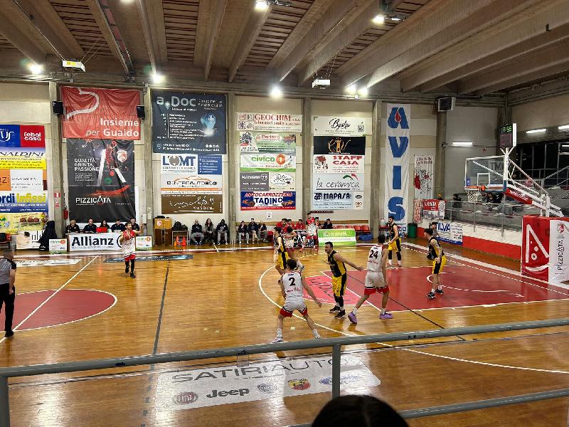 https://www.basketmarche.it/immagini_articoli/22-01-2025/basket-gualdo-coach-paleco-abbiamo-trovato-giuste-motivazioni-giocare-buona-partita-600.jpg