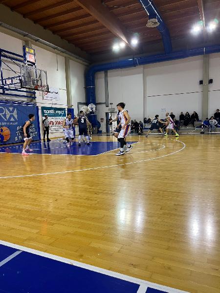 https://www.basketmarche.it/immagini_articoli/22-11-2024/pesaro-basket-travolge-chiaravalle-basket-600.jpg