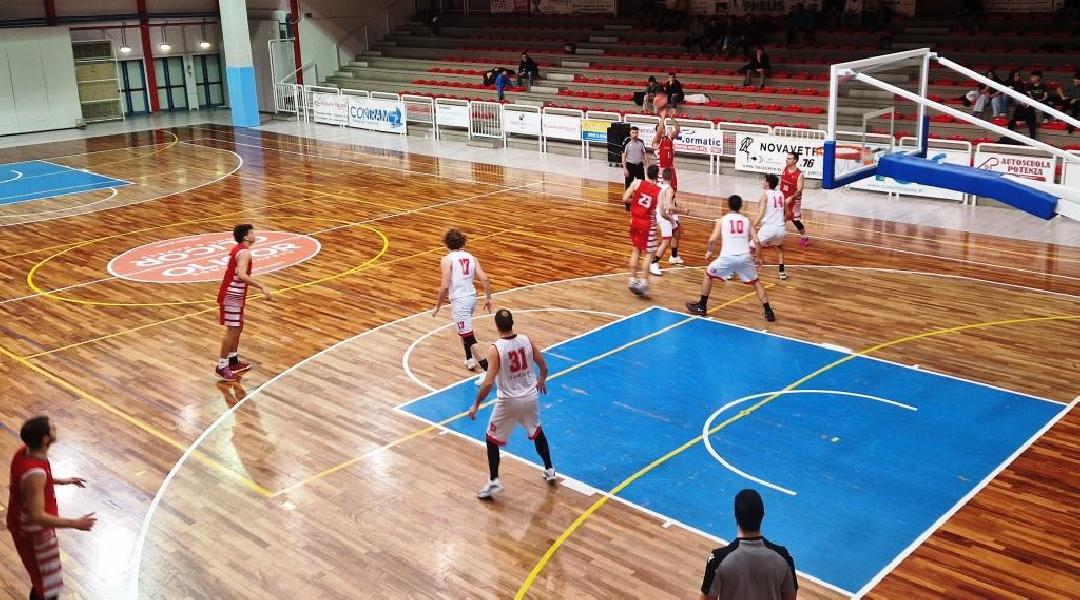 https://www.basketmarche.it/immagini_articoli/22-12-2024/brutta-sconfitta-amatori-severino-derby-basket-tolentino-600.jpg