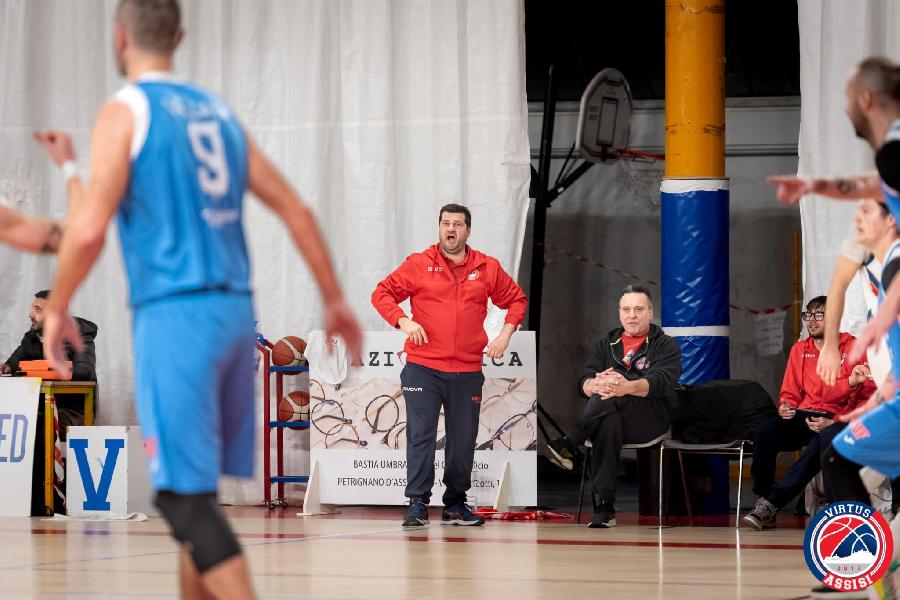 https://www.basketmarche.it/immagini_articoli/23-01-2025/virtus-assisi-coach-piazza-complimenti-ragazzi-gioco-espresso-reazione-avuta-dopo-sconfitta-derby-600.jpg