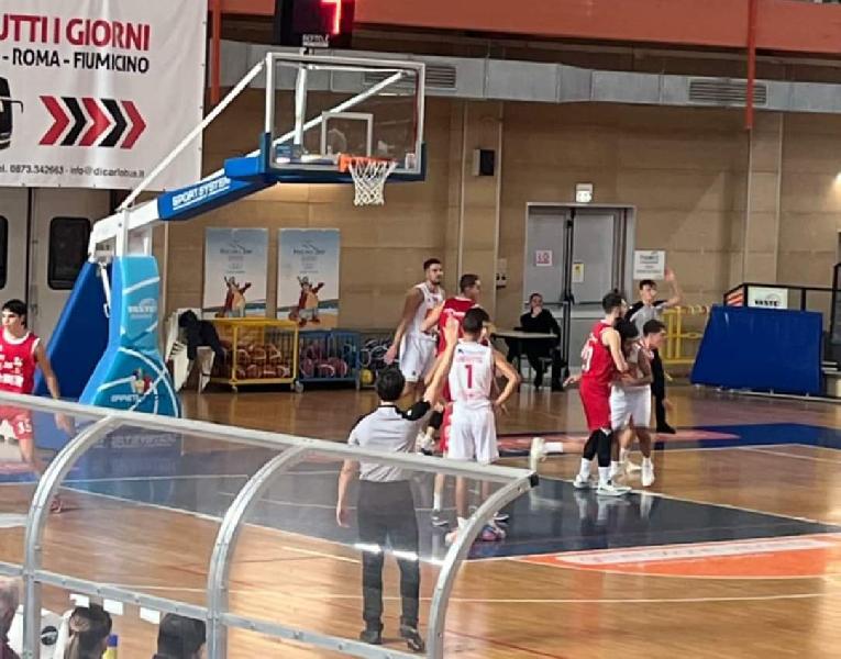 https://www.basketmarche.it/immagini_articoli/24-11-2024/colpaccio-interno-vasto-basket-battuta-amatori-pescara-600.jpg