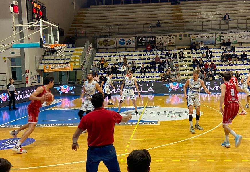 https://www.basketmarche.it/immagini_articoli/24-11-2024/supplementare-fatale-roseto-basket-2020-pallacanestro-senigallia-600.jpg