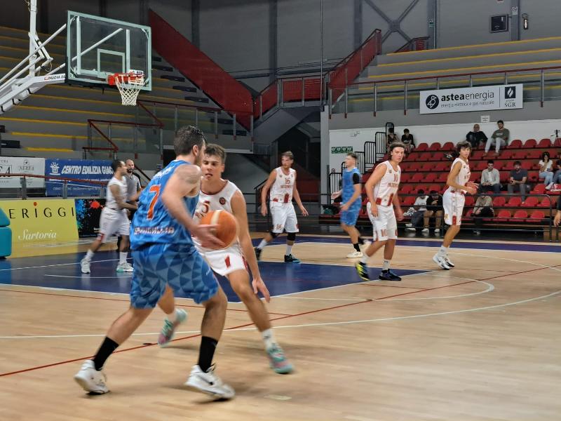 https://www.basketmarche.it/immagini_articoli/26-10-2024/basket-auximum-osimo-supera-nettamente-senigallia-basket-2020-600.jpg