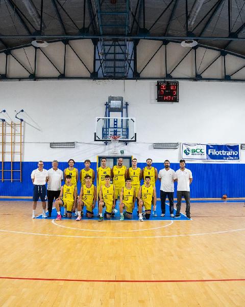 https://www.basketmarche.it/immagini_articoli/26-10-2024/castelfidardo-espugna-campo-aesis-jesi-600.jpg