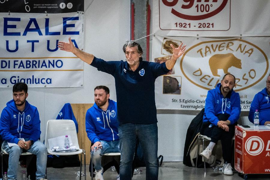 https://www.basketmarche.it/immagini_articoli/26-11-2024/janus-coach-niccolai-attacco-abbiamo-strutturalmente-limiti-continueremo-lavorare-migliorare-600.jpg