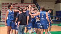 https://www.basketmarche.it/immagini_articoli/27-01-2025/foligno-basket-mosciano-vittoria-fila-120.jpg