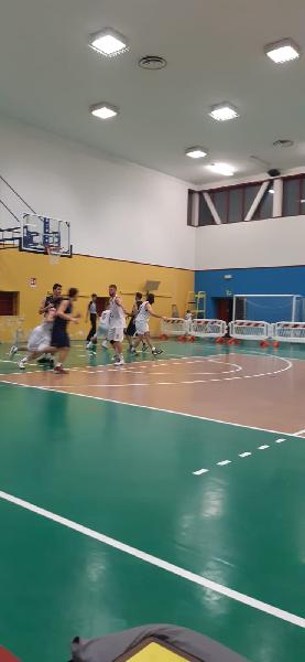 https://www.basketmarche.it/immagini_articoli/27-10-2024/convincente-vittoria-unione-basket-2010-campo-ponte-morrovalle-600.jpg