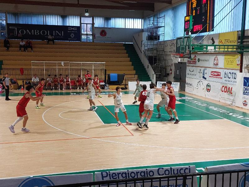 https://www.basketmarche.it/immagini_articoli/27-10-2024/eccellenza-sporting-pselpidio-supera-campetto-ancona-600.jpg