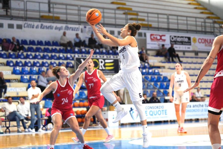 https://www.basketmarche.it/immagini_articoli/27-10-2024/niente-fare-basket-girls-ancona-campo-panthers-roseto-600.jpg