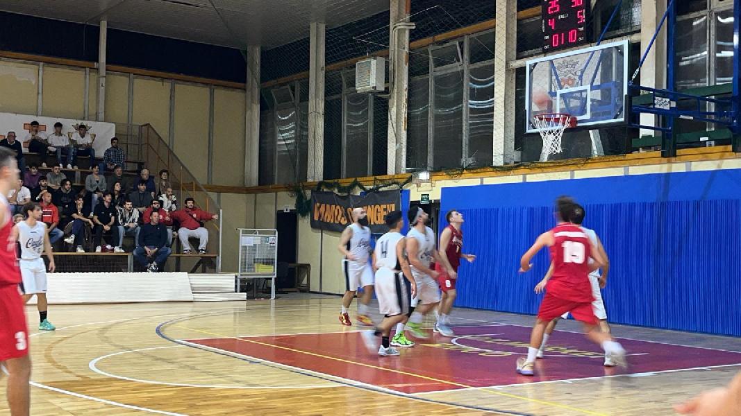 https://www.basketmarche.it/immagini_articoli/27-10-2024/pallacanestro-acqualagna-passa-campo-basket-cagli-resta-imbattuta-600.jpg