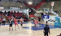 https://www.basketmarche.it/immagini_articoli/27-10-2024/pallacanestro-urbania-passa-campo-giovane-robur-osimo-resta-imbattuta-120.jpg